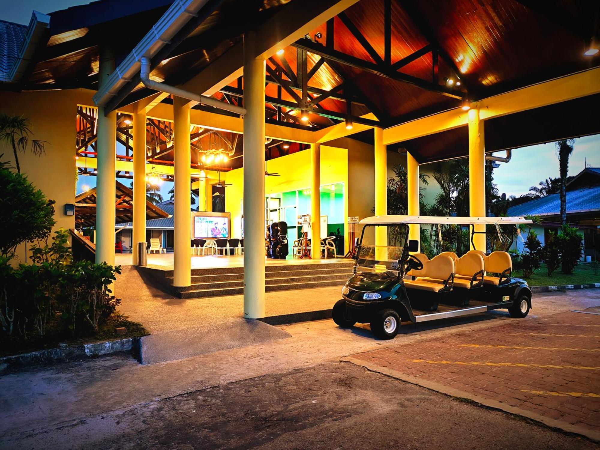 Artitaya Borneo Golf & Resort Papar Eksteriør bilde